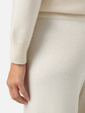 Pantaloni a palazzo in maglia bianca