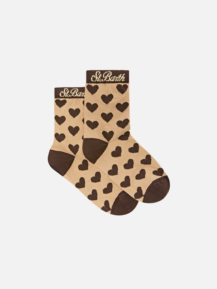 Beigefarbene Socken mit Herzmotiv 