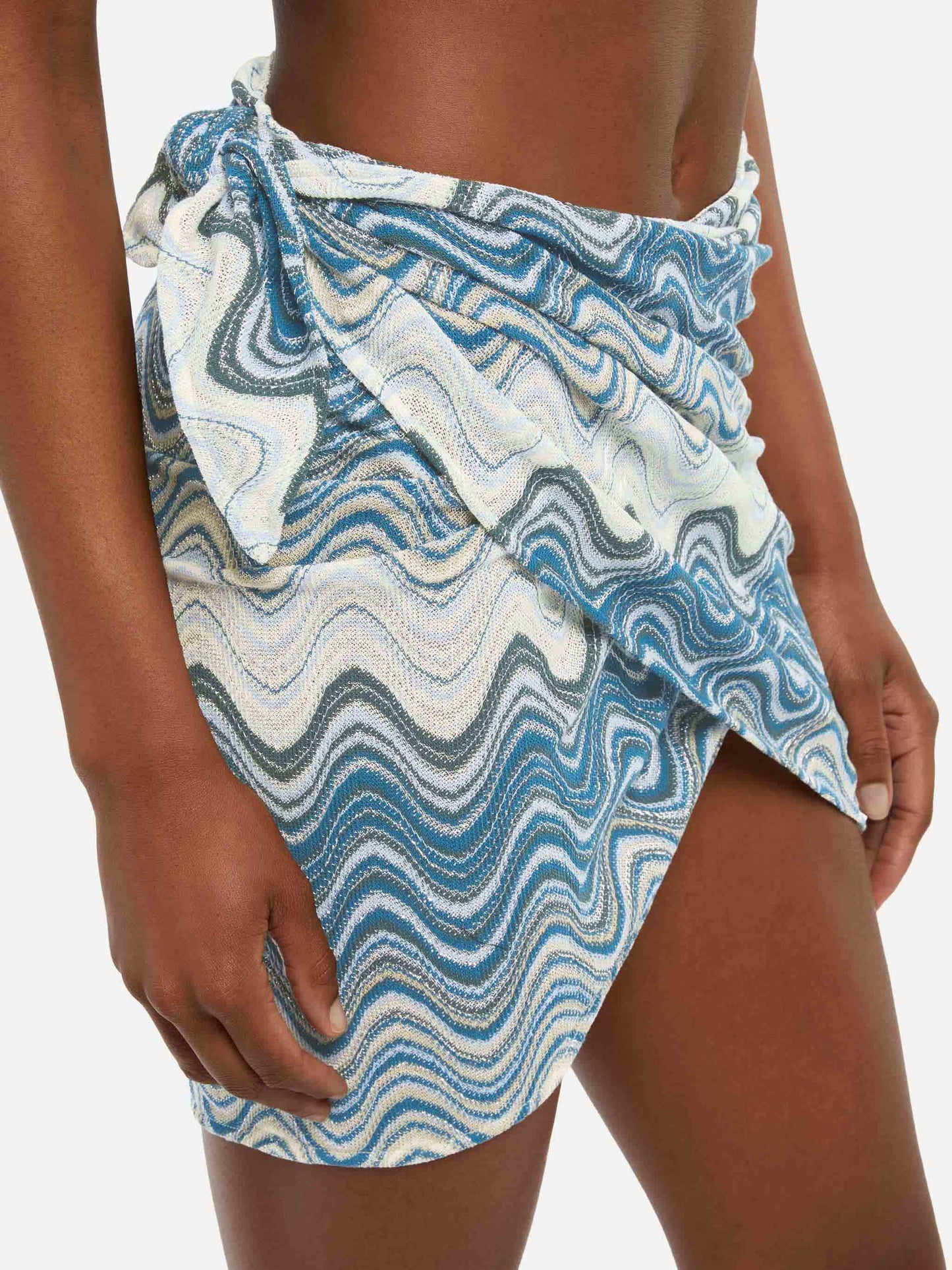 Sery kurzer Raschelpareo mit Wellenmuster
