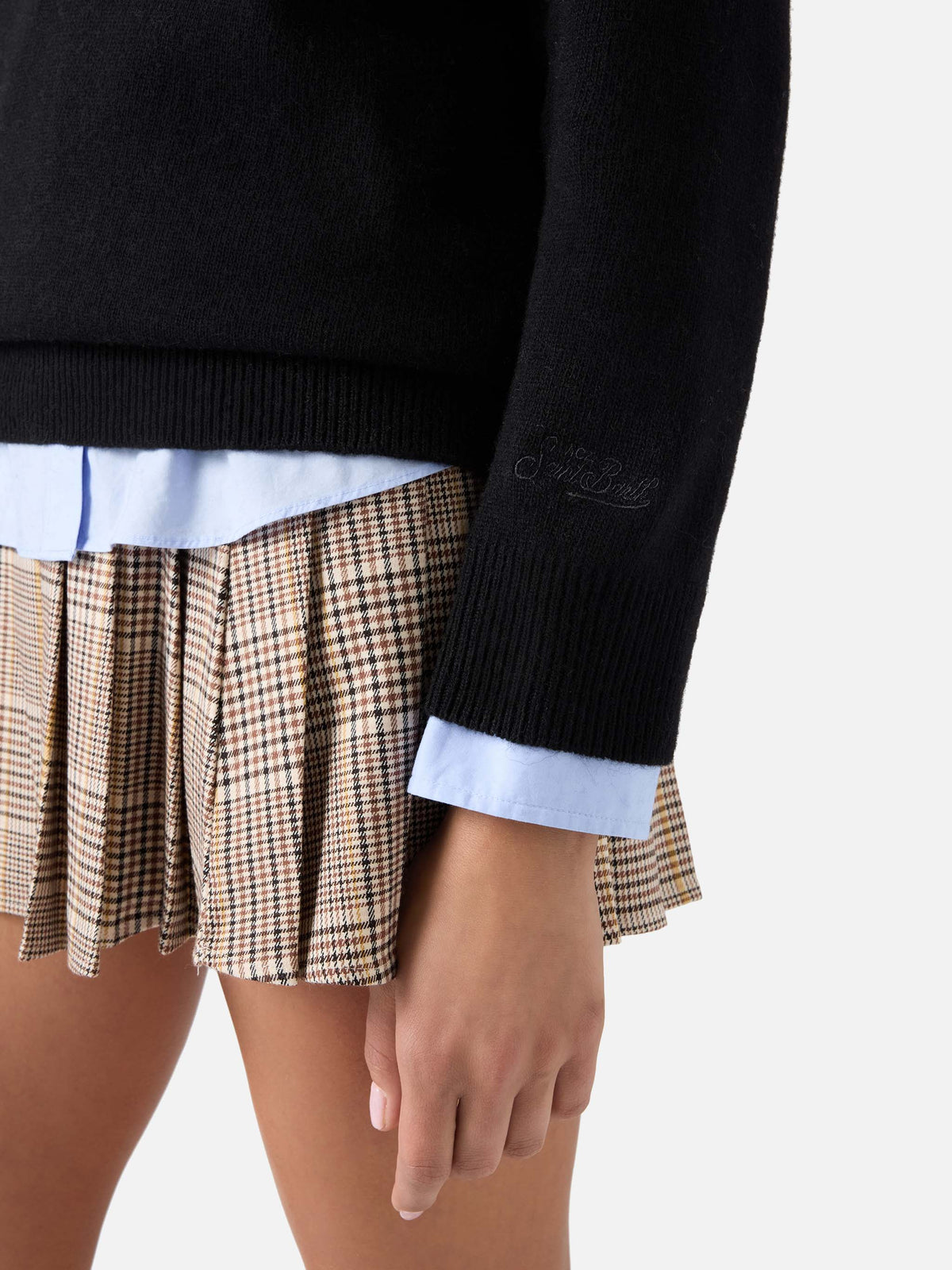 Maglia girocollo Tessa nera in misto lana e cashmere con ricamo Bollicine E Paillettes