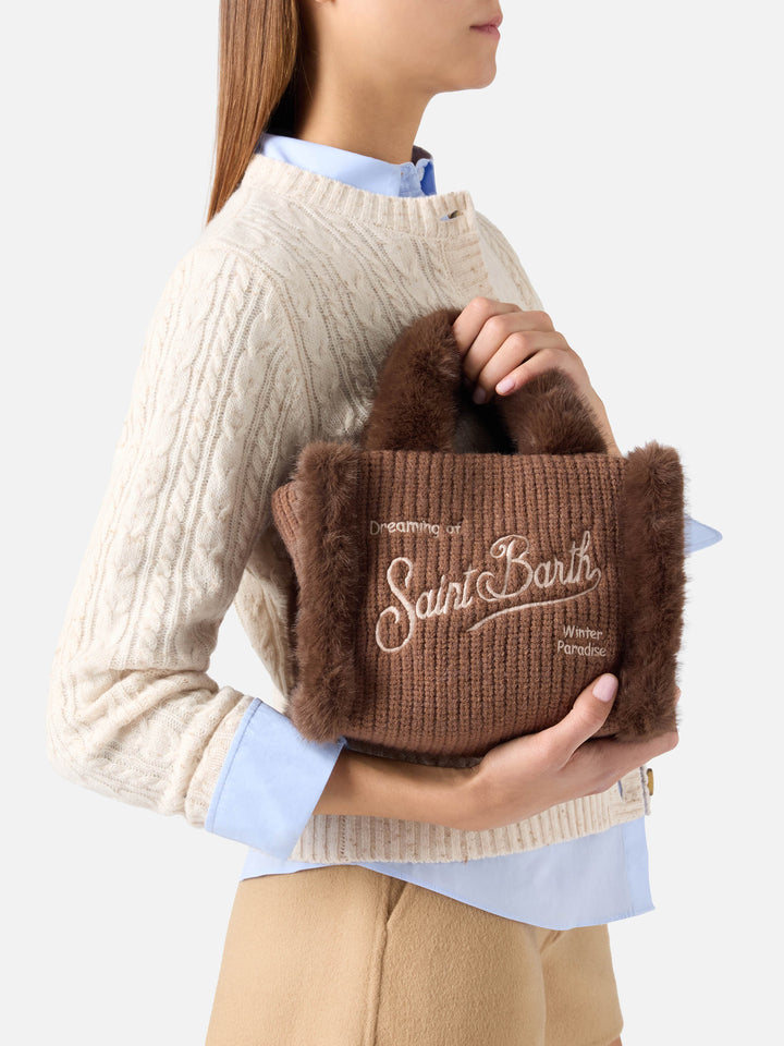 Braune Mini Vanity Bag aus geripptem Faux-Shearling mit Henkeln aus Kunstpelz 