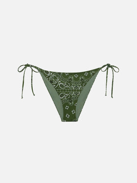 Klassische Badehose „Virgo“ mit Bandanna-Print