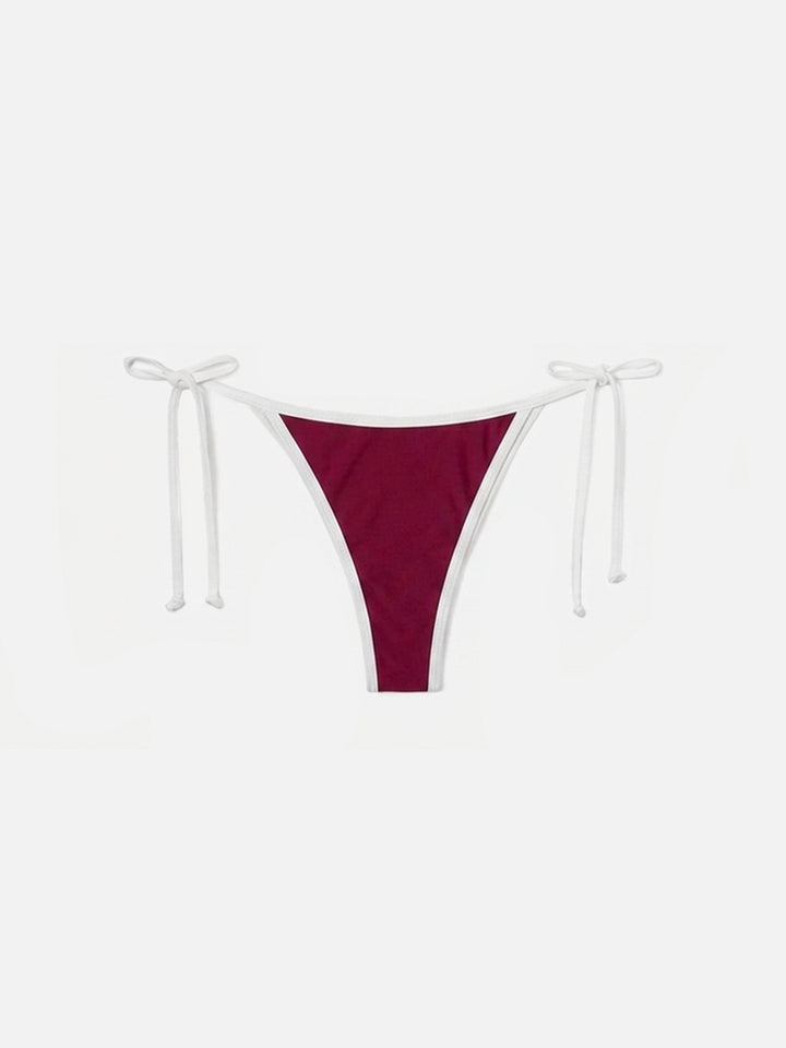 Bikini Leah Virgo String bordeaux con profili bianchi