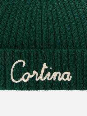 Grüne Wengen-Beanie mit Cortina-Stickerei 