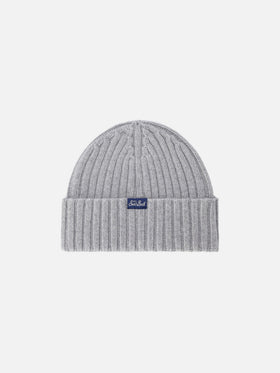 Light grey Wengen beanie with Après Sking embroidery