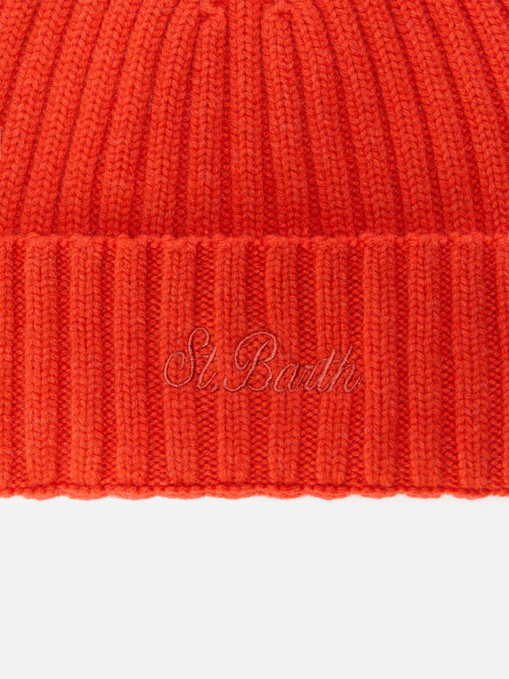 Wengen beanie in orange wool with St. Barth embroidery on the turn-up