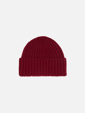 Wengen beanie in burgundy with St. Barth embroidery on the turn-up