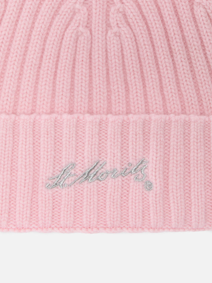 Berretto Wengen in cashmere rosa con ricamo St. Moritz