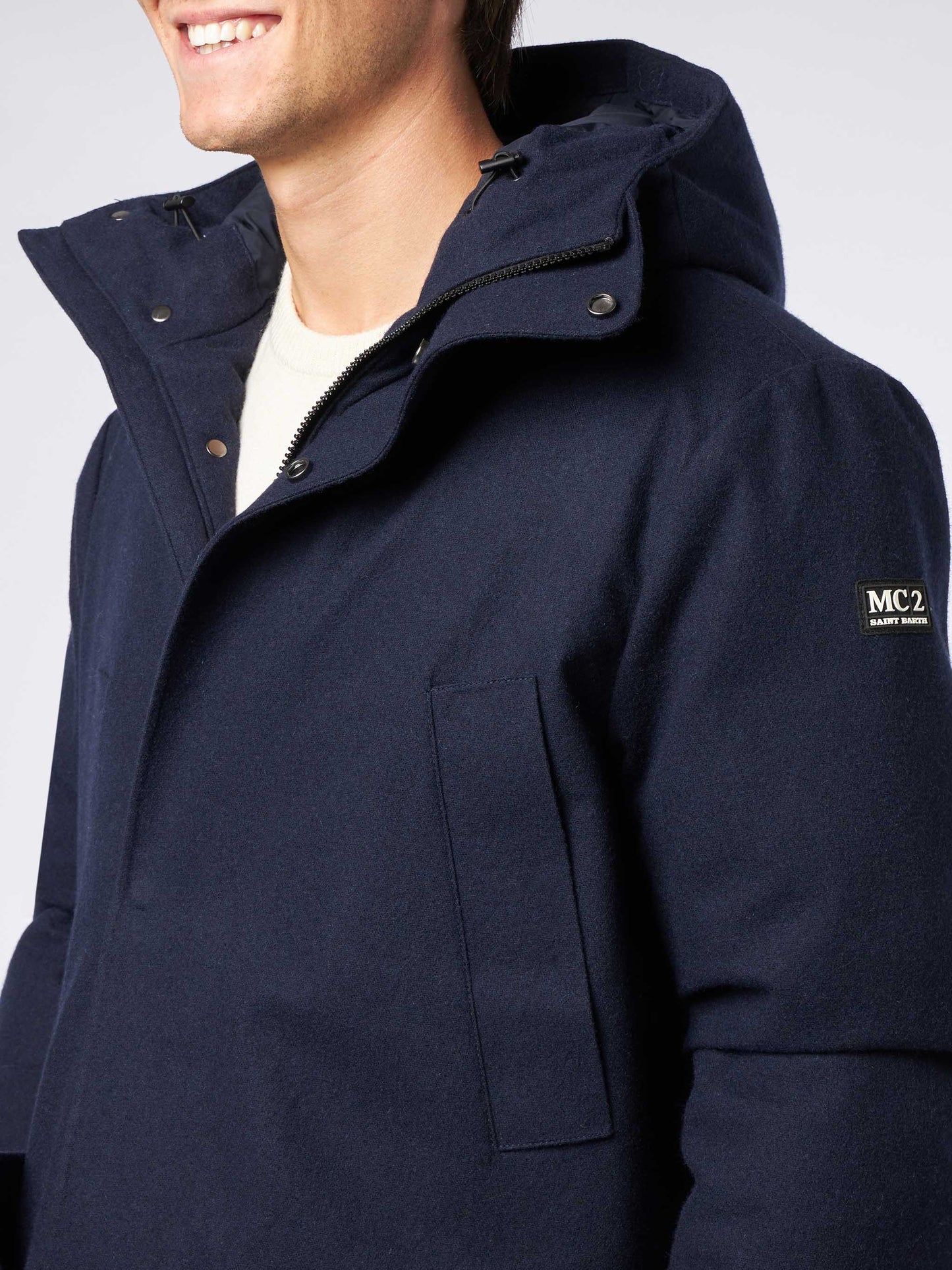 Man navy blue hooded parka jacket Voyager
