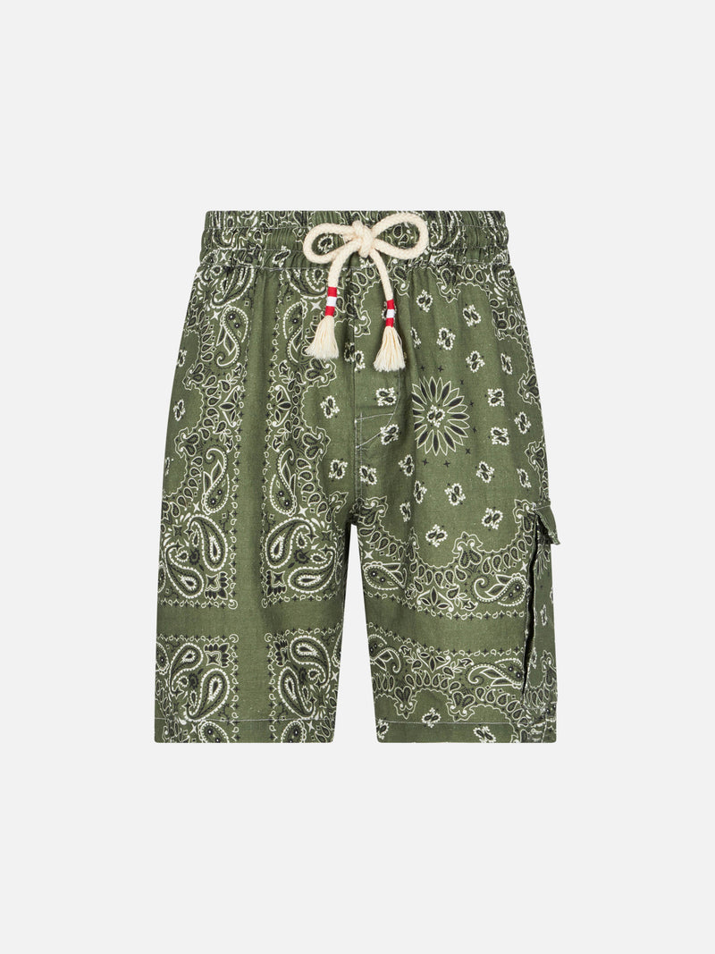 Herren-Bermudashorts aus Leinen mit militärgrünem Bandana-Print