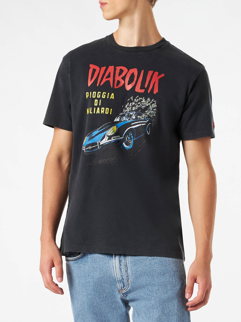 T-shirt da uomo in cotone trattamento vintage con auto Diabolik e soldi stampati | DIABOLIK EDIZIONE SPECIALE