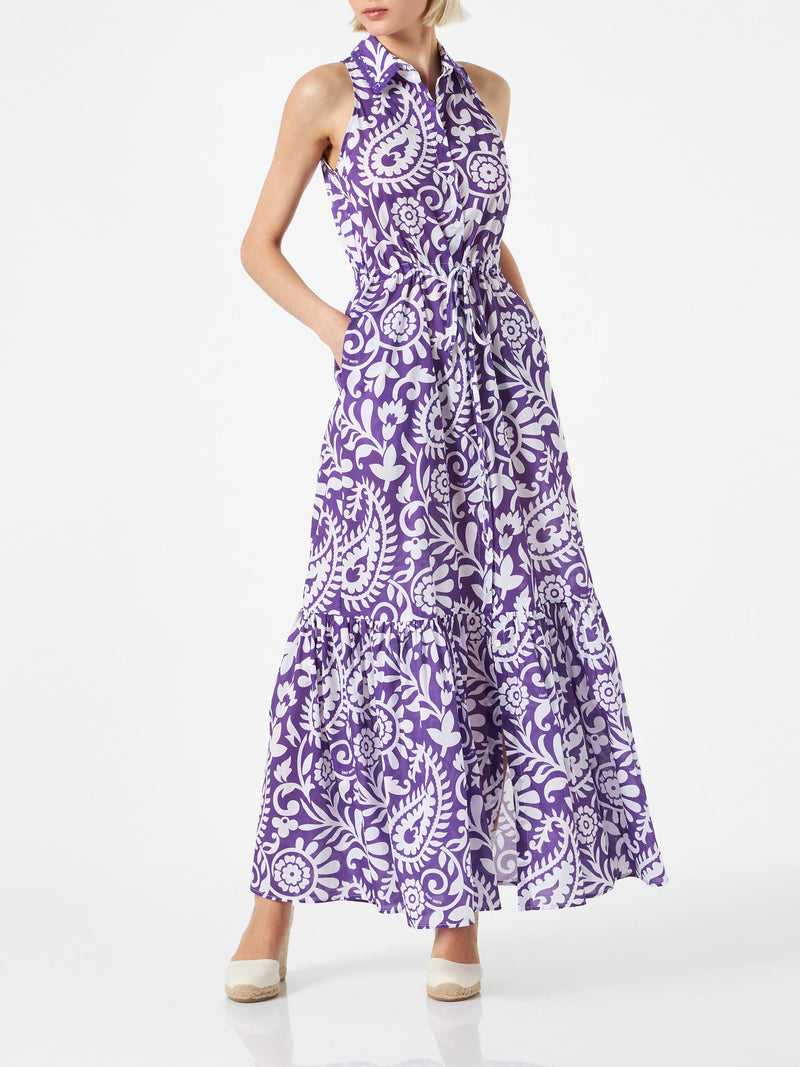 Woman halterneck dress with paisley print