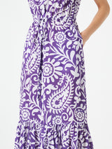 Woman halterneck dress with paisley print