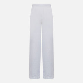Woman white linen pants