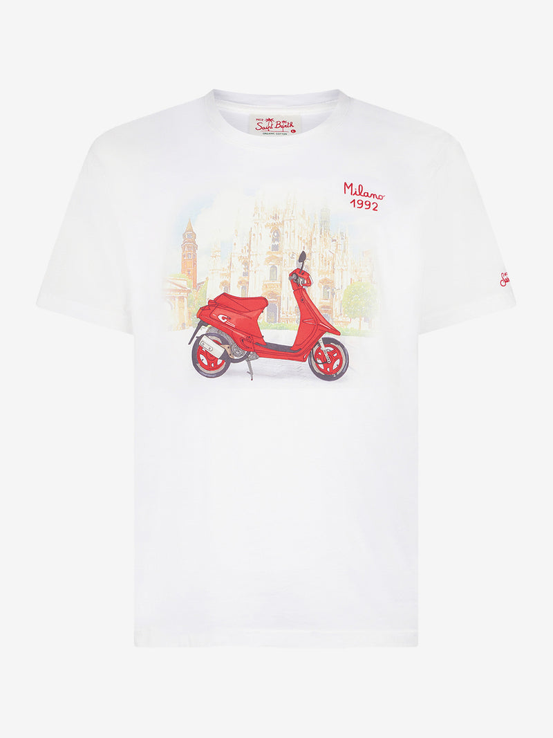 Herren-T-Shirt aus Baumwolle mit Aufdruck „Milano Moto 1992“.