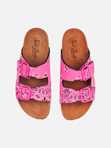 Damensandalen mit rosa Bandana-Print