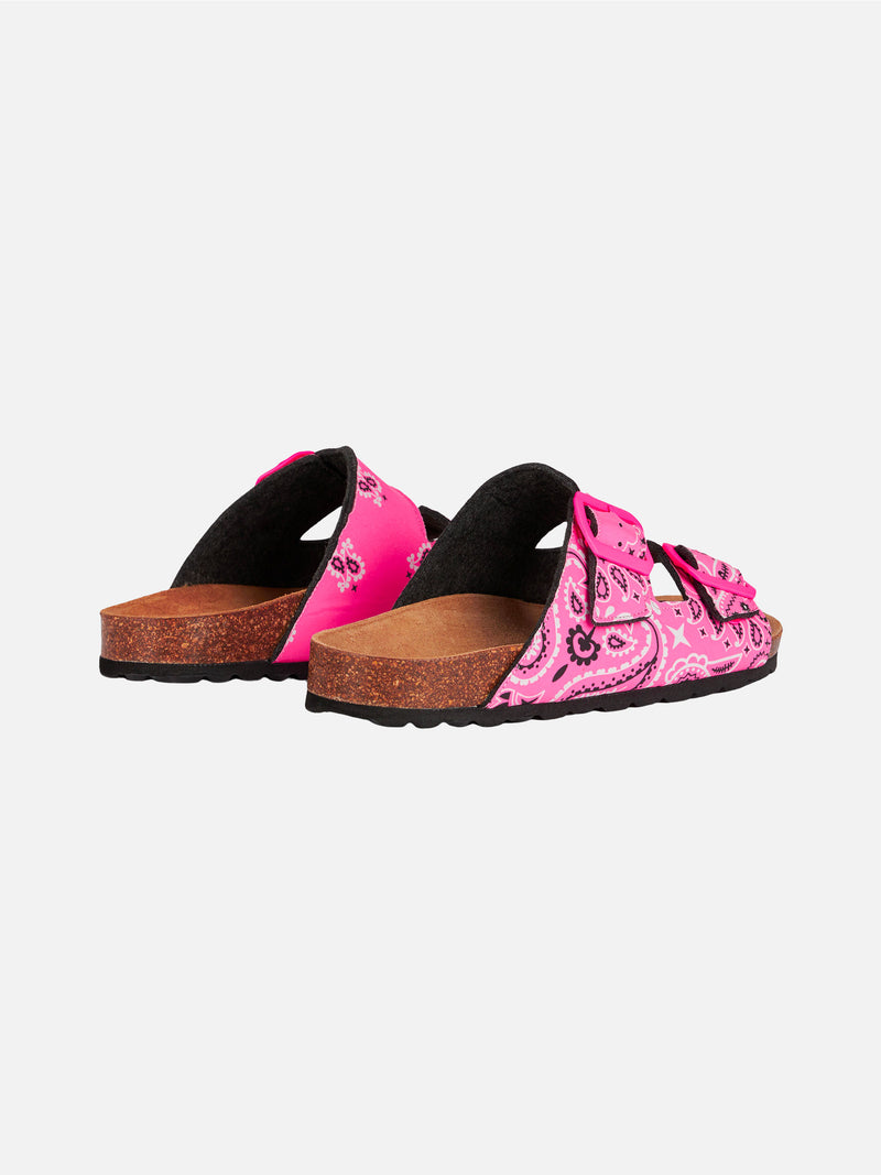 Damensandalen mit rosa Bandana-Print