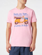 Herren-T-Shirt aus Baumwolle im Vintage-Look mit „Dami una Vespa e ti porto a St. Barth“-Aufdruck | VESPA® SONDEREDITION