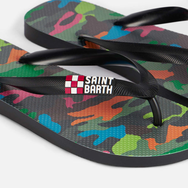 Flip-Flops mit mehrfarbigem Fluo-Camouflage-Print