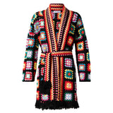 Cappotto crochet multicolore con cintura