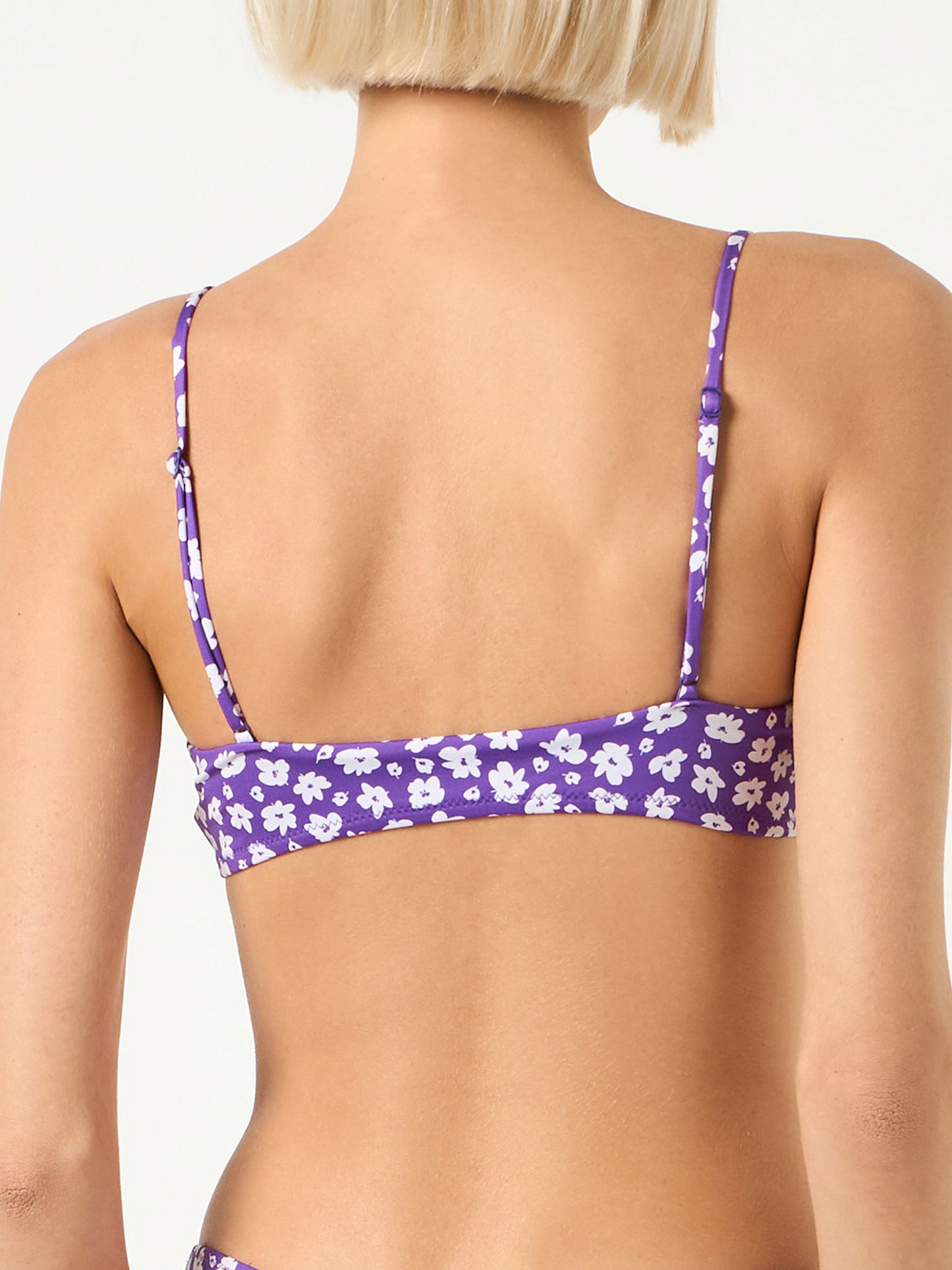 Woman bralette swimsuit with daisy print