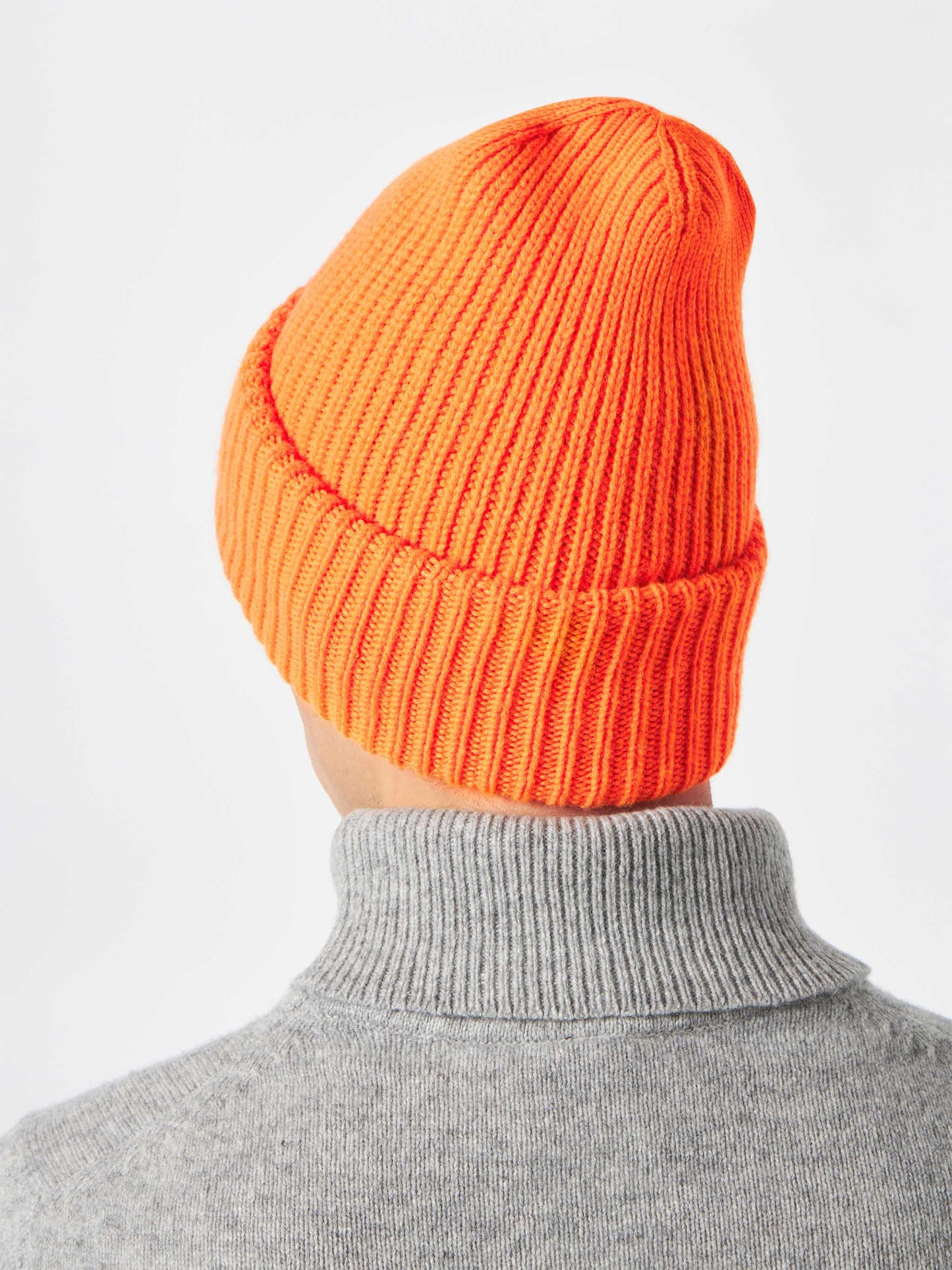 Man fluo orange knit beanie