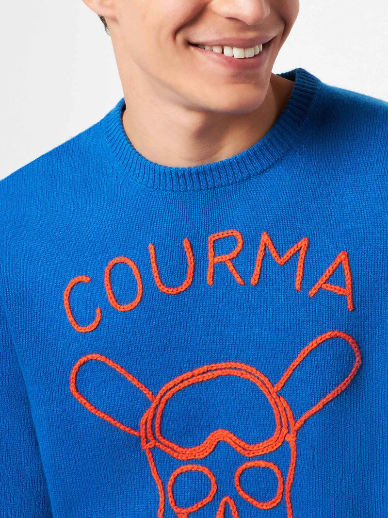 Blauer Herrenpullover mit Courma Pirates-Stickerei